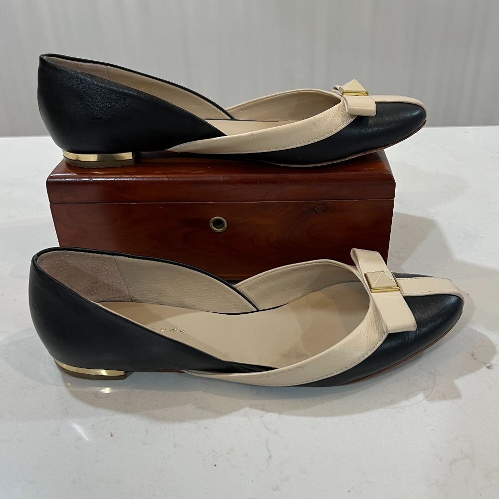Classic Trina Turk black & nude bow stud flat loafers 7